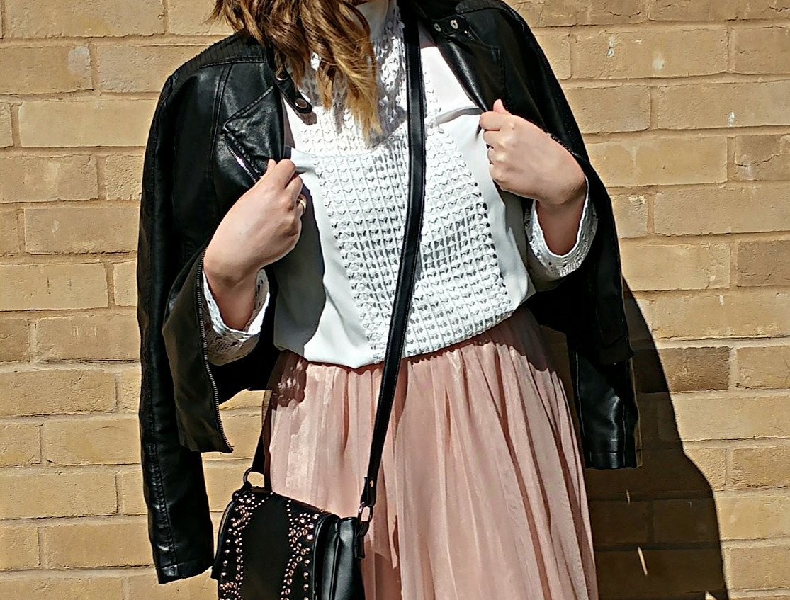 Casual tulle skirt czyli ramoneska, tiulowa spódnica i strój Casual tulle skirt czyli ramoneska, tiulowa spódnica i strój